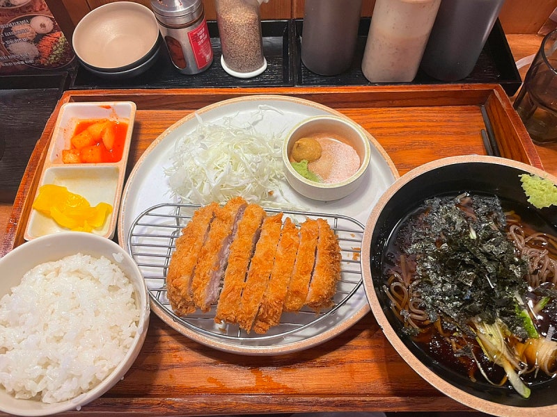 카츠업 등심 돈까스