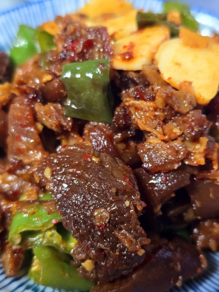  둘째랑 노을 보고 돌아온 후 한우 치맛살과 족발로 늦은 저녁