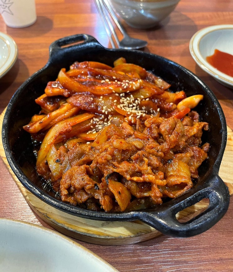 파주 롯데아울렛 롯데프리미엄아울렛 파주점 한식 맛집 밥집 식당 추천 심학산 들꽃쌈밥
