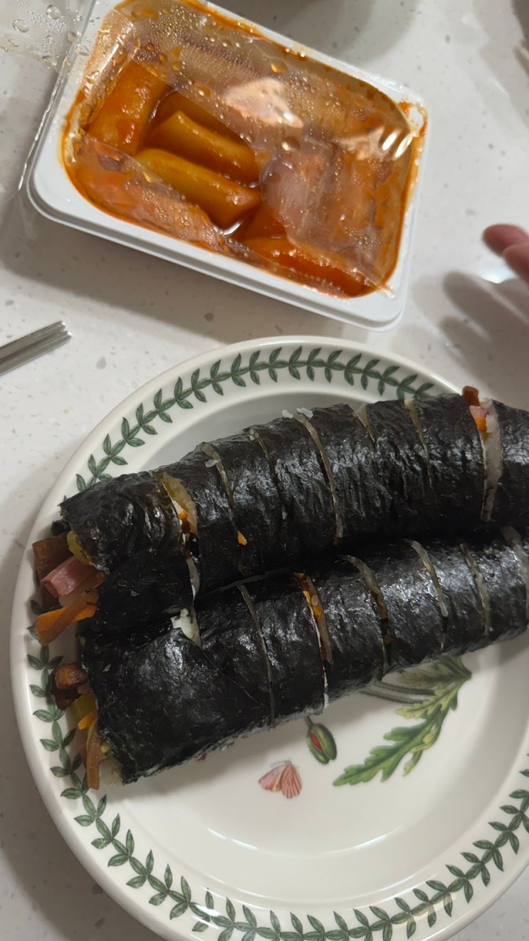  2024.07.29 저녁 참치김밥 떢볶이 용과