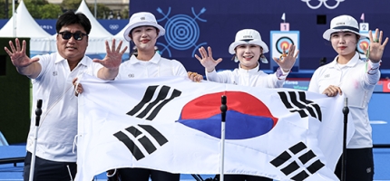 한국 여자 양궁 ‘<b>올림픽 10연패</b>’ <b>신화</b>…중국 꺾고 금메달