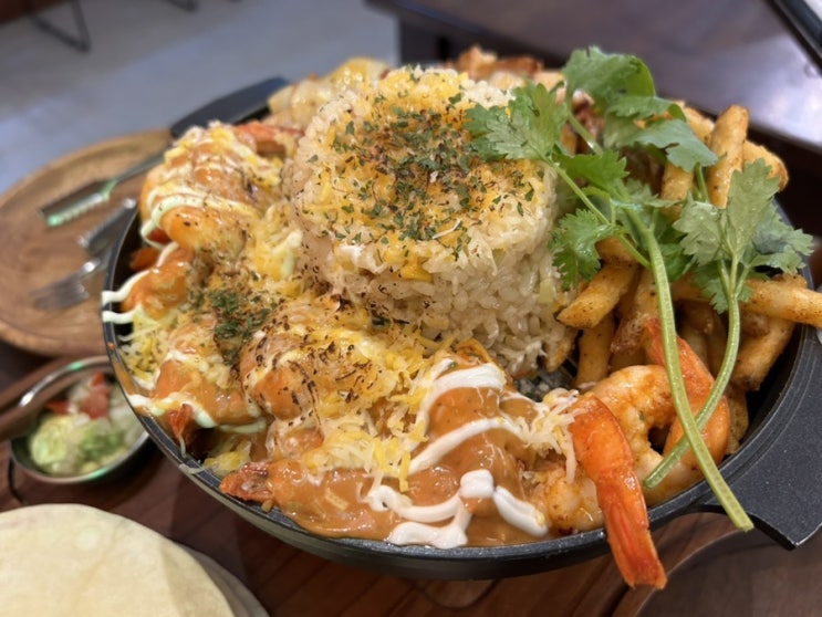  영등포구청역 맛집 푸짐한 파히타 타코박스 영등포점