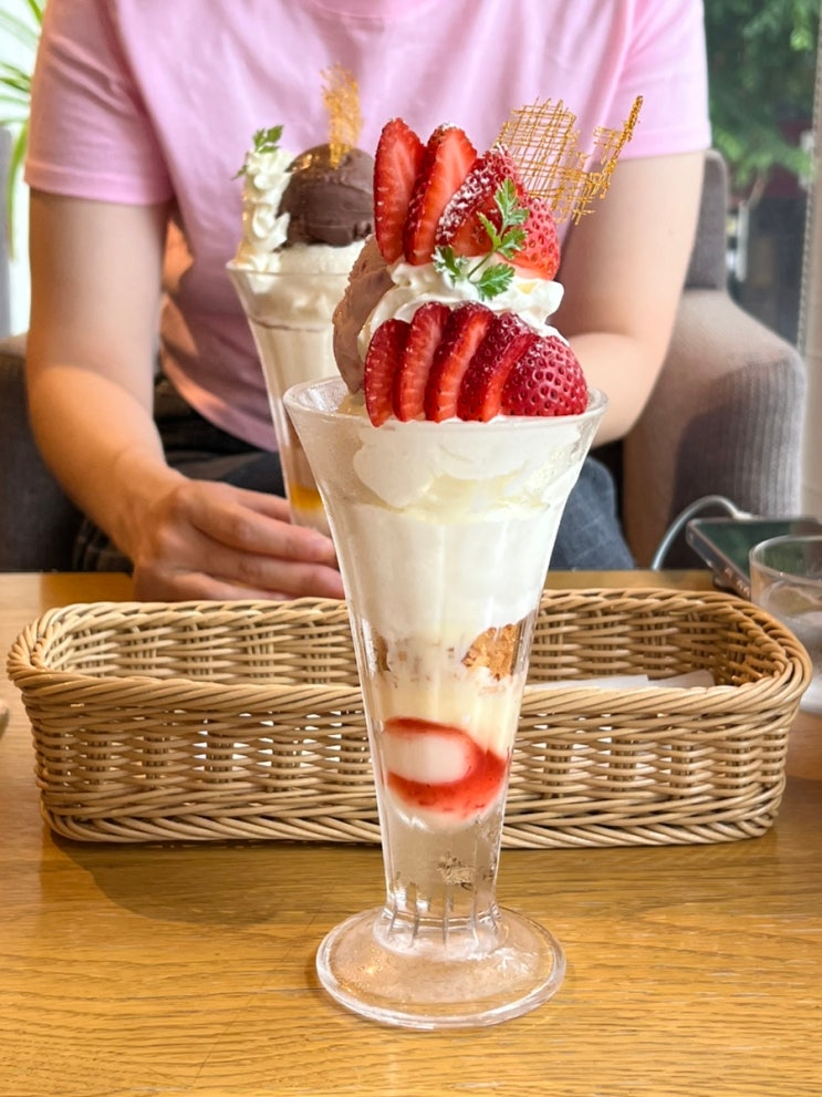  [여름 삿포로 여행] 스스키노 역 파르페 맛집 카페 노이몬드 CAFE NOYMOND