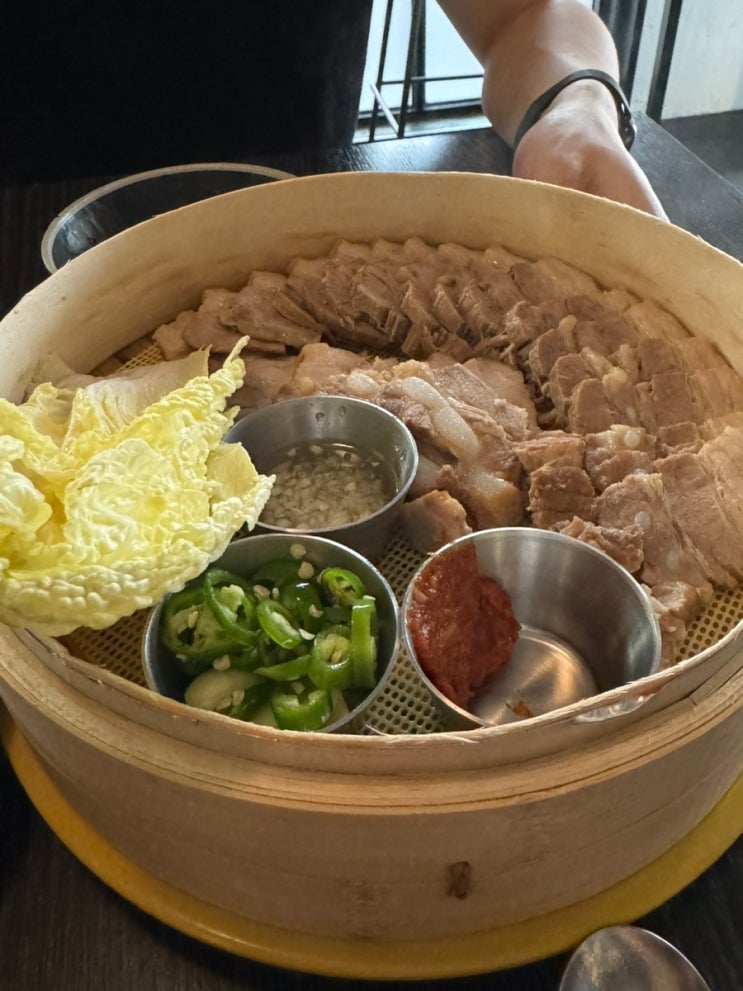  광주 동명동 수육과 물쫄면 맛집, 마당집