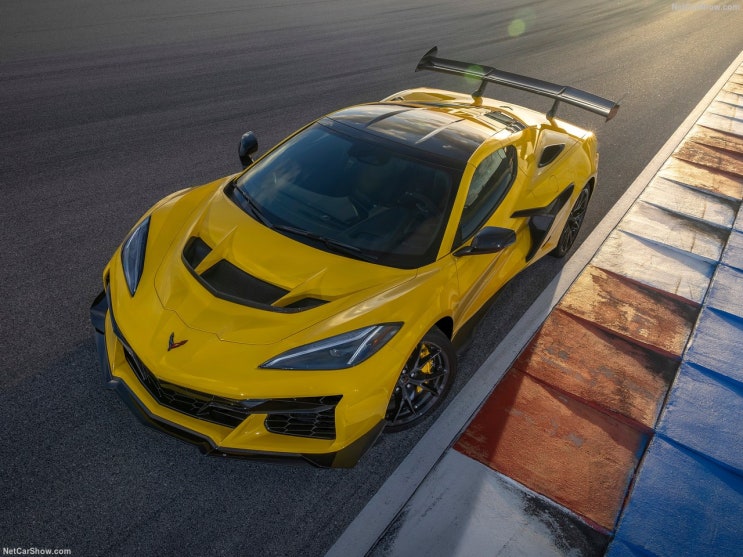  [신차소식] 쉐보레 콜벳 C8 ZR1, 순수엔진으로 1,000마력 이상!? 슈퍼카 판도 엎었다.