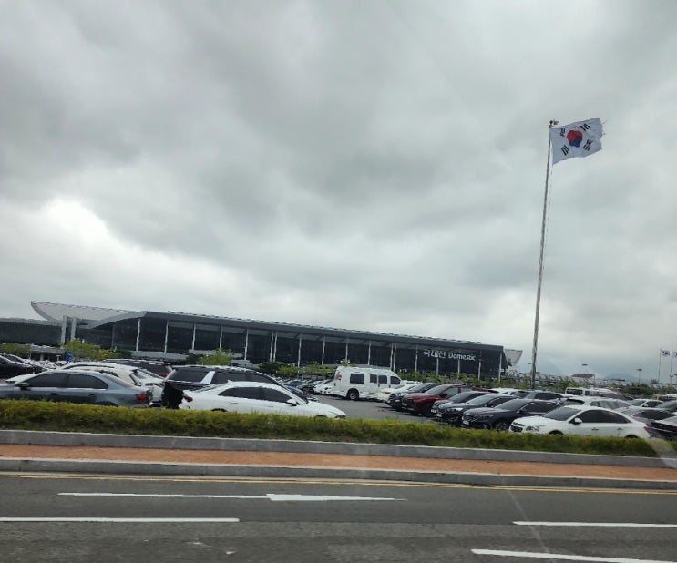 김포공항국내선출발정보그리고 탑승수속시간,국내선도착정보 알아보기-기내반입물품,흡연실,주차장 요금,주차대행 김포공항국내선출발정보그리고 탑승수속시간,국내선도착정보 알아보기-기내반입물품,흡연실,주차장 요금,주차대행