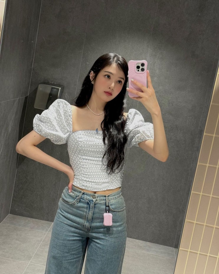  레드벨벳 조이 인스타그램 코디, 리포메이션 마렐라 린넨 탑(신디) 추천!
