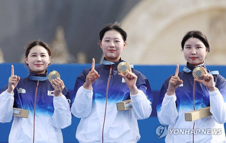 여자<b>양궁</b>, 단체전 '<b>10연패 신화</b>' 완성…중국 꺾고 금메달