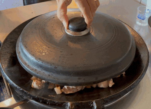  부산대 맛집 무쇠 철판에 구워 먹는 통돼지구이 '시골통돼지볶음 부산대점'