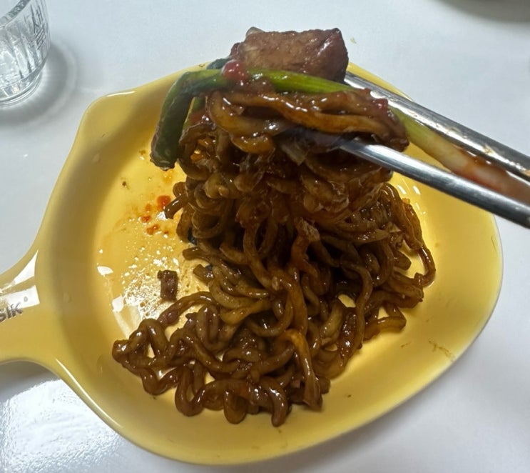  짜파게티 몇가지 재료로 중국집 짜장면보다 맛있게 만드는 법!