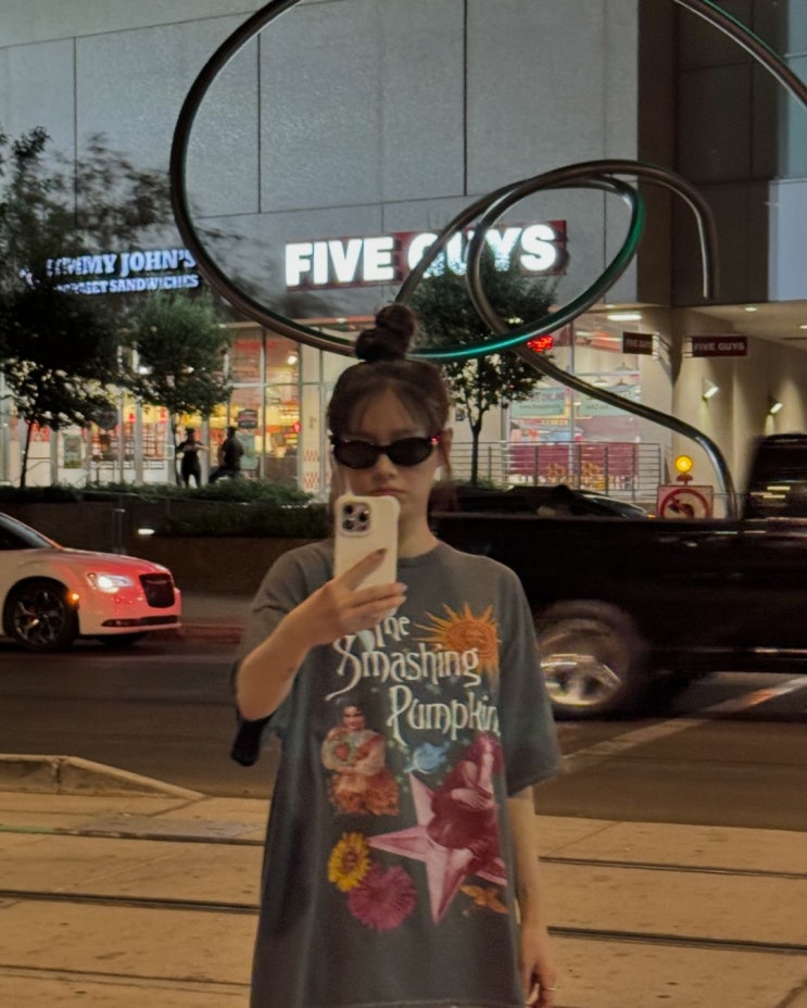  츄 인스타그램 빈티지 패션 코디, 어반아웃피터스 스매싱 펌킨스 투어 그래픽 티셔츠 추천!