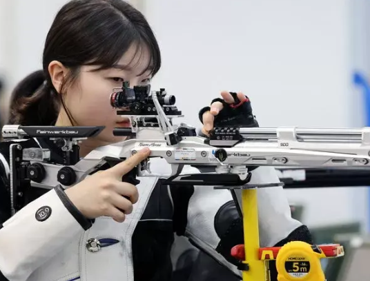 <b>반효진</b>, 2024 파리 올림픽서... 결선 사격 <b>10m 공기</b>소총 메달... 
