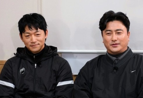 [속보]안정환 김남일 <b>홍명보호</b> 축구대표팀 <b>코치</b> 합류