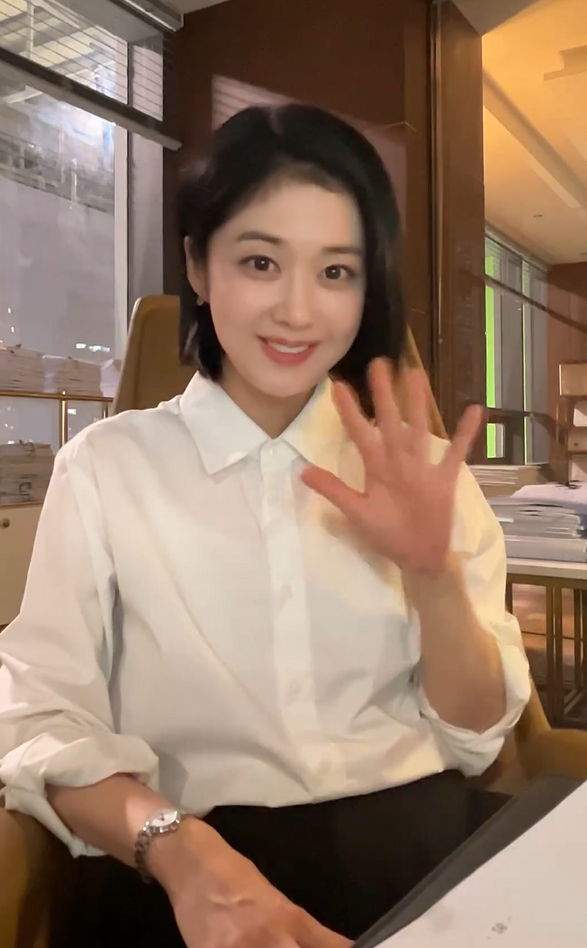  연기 대상 장나라가 착용한 40대 여성의 데일리 워치로도 인기인 제이에스티나 메탈 여자 손목 시계