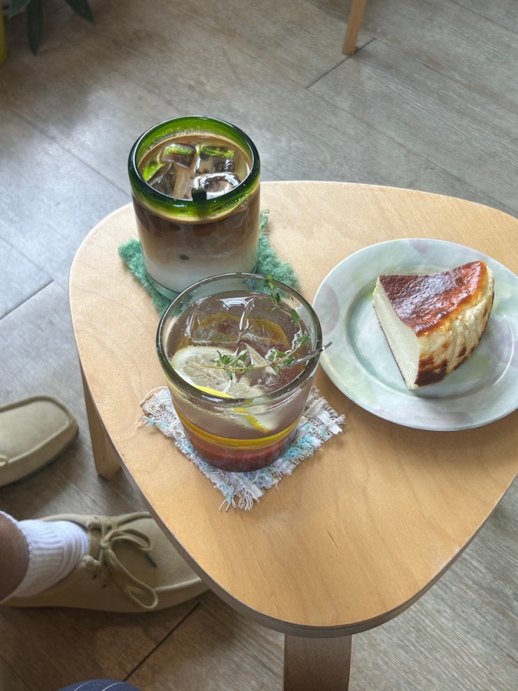  대구 남산동 주택개조 카페 잔치집 무화과 케이크가 있는 대구 디저트 맛집 다녀왔어요!
