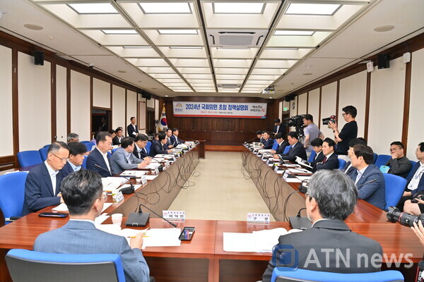 충남도-지역 국회<b>의원</b>, 국비 11조 <b>확보</b> 등 힘 모은다