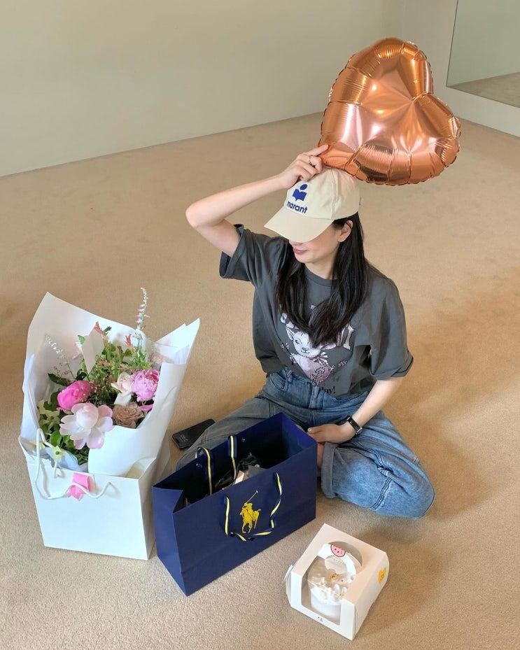  여름 여자 기본티로 빈티지 패션의 느낌을 한껏 살린 가니 반팔 티셔츠 브랜드 코디는 ? ft. 손연재