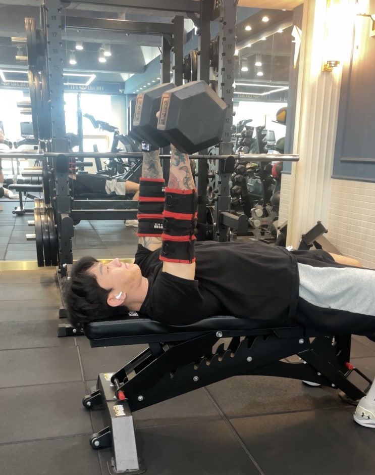  덤벨 벤치프레스 초보자도 쉽게 따라 하는 가이드[트렌드핏대연점/대연동PT/경성대PT]