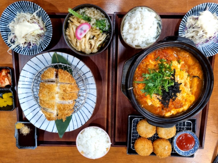  아브뉴프랑 돈까스, 광교메밀국수 : 광교 도꼬돈부리