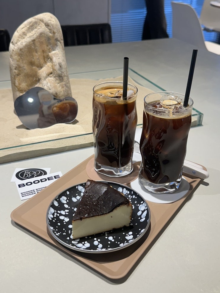  광주 수완지구 카페 바스크치즈케이크  크로플 맛집 부디커피