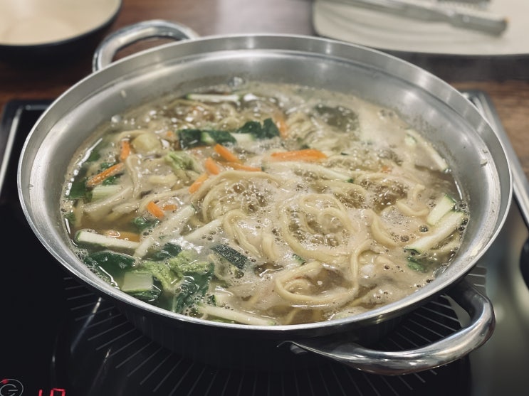  장안동, 상황버섯과 토란이 들어간 칼국수 면 | 금면옥 원기회복 칼국수