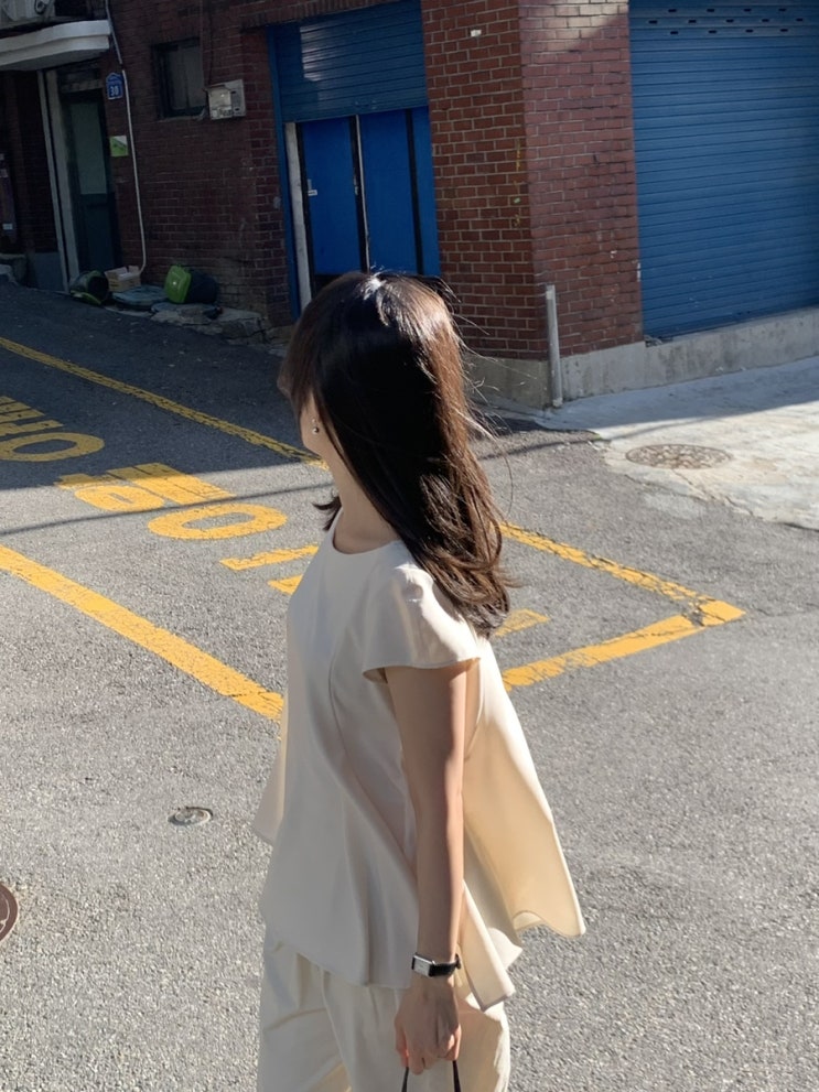  여름 블라우스, 여름출근룩 | nockseop 녹섭 블라우스(boat neck overlap blouse - cream)