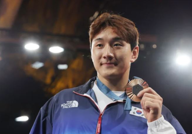 남자<b>유도</b> <b>이준환</b> -81kg급, 세계랭킹 1위 꺾고 값진 <b>동메달</b>... 