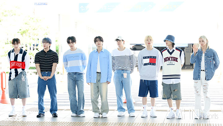 <b>스트레이키즈</b> 롤라팔루자 <b>시카고</b> 출국 공항패션_타미힐피거
