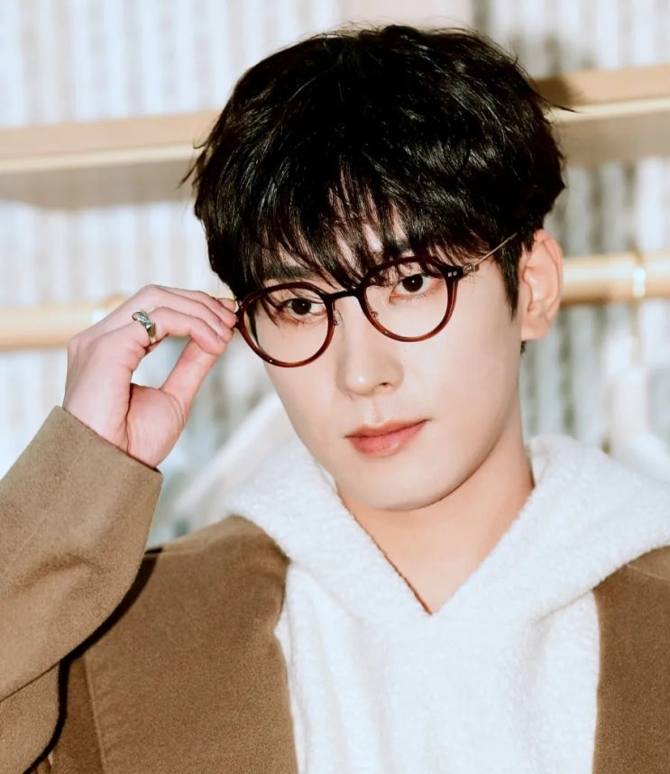 [<b>세븐틴</b> / <b>원우</b> / 빙의글단편] 왜 이러는 걸까요. (중)