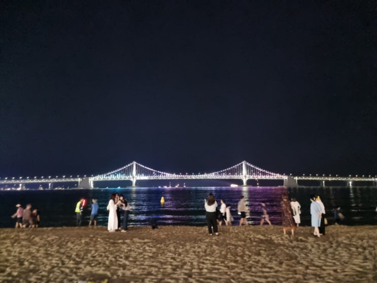 부산 광안리 해수욕장! 아이와 함께 가수공연 구경과 밀락더마켓 야시장 탐방 부산 광안리 해수욕장! 아이와 함께 가수공연 구경과 밀락더마켓 야시장 탐방