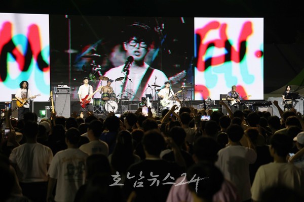  제17회 정남진 장흥 물축제 시원한 울림 ‘장흥 락 페스티벌’..윤도현밴드, 크라잉넛 등 유명 밴드 출연