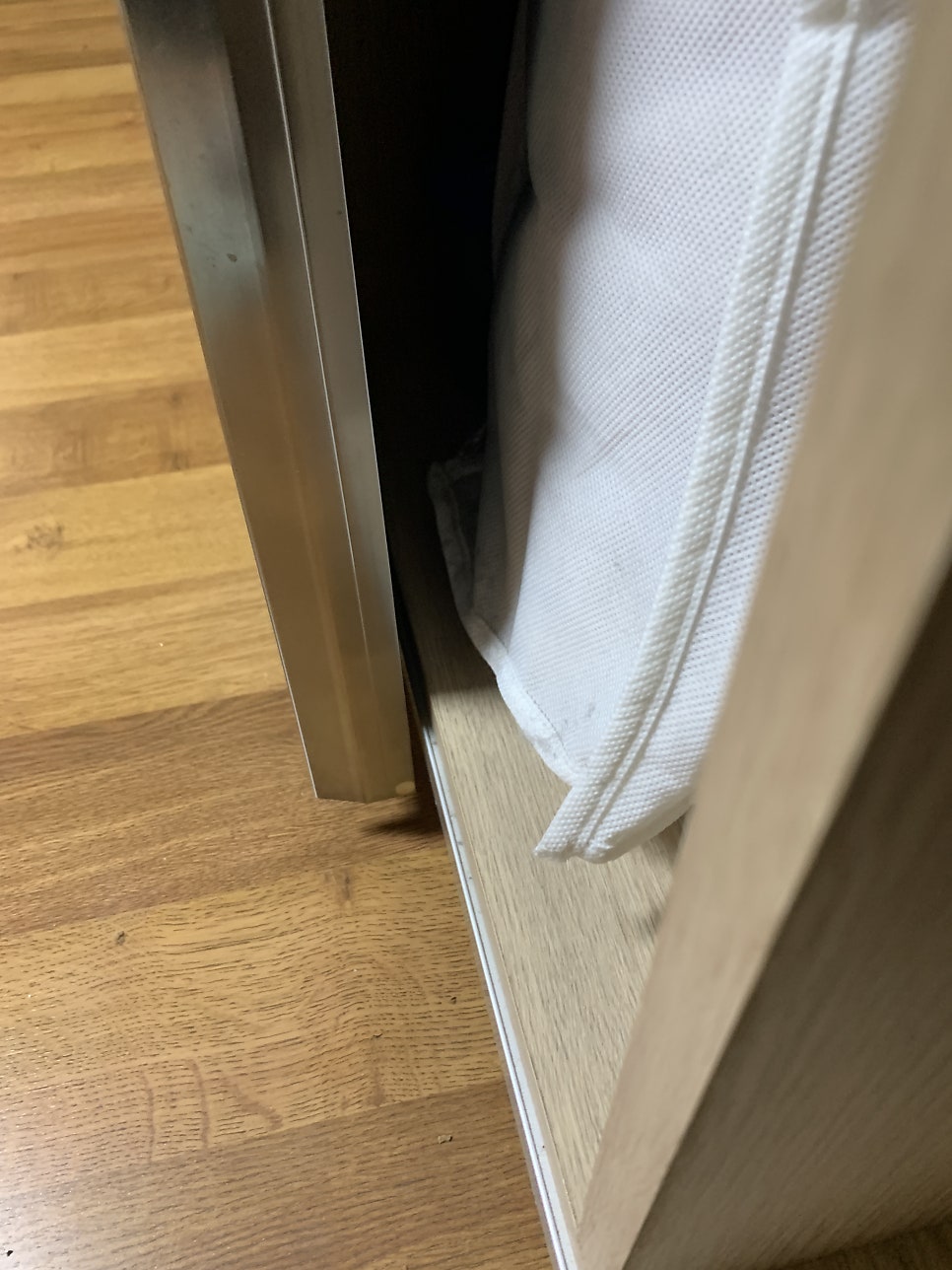 판교 붙박이장 슬라이딩도어 부품교체 전문업체