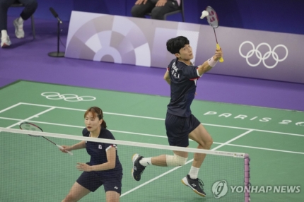 <b>배드민턴</b>, 혼합복식 <b>준결승</b>서 태극전사끼리 맞대결…<b>은메달</b>... 