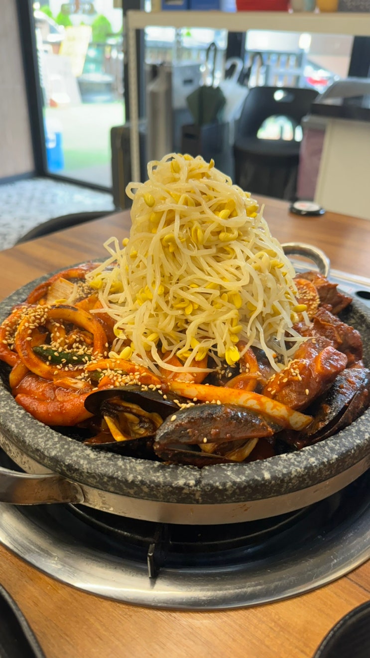  충주 열혈청춘 본점 돌판해물소갈비찜 중간맛 맵기 주차정보