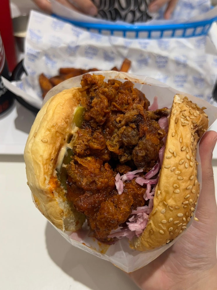  부산 광안리 치킨버거 맛집 : 치킨버거클럽 광안점