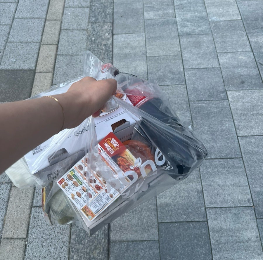 굽네치킨 안양비산점 사진 3