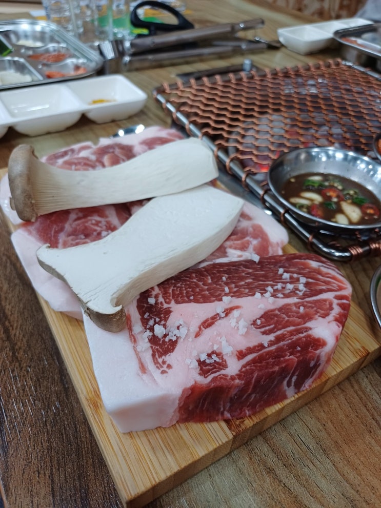  거제 아주동맛집 듀록 흑돼지 삼겹살 돼지영농후계자
