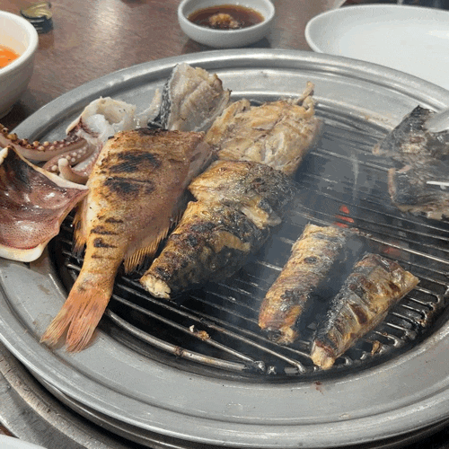  속초 아는사람은 다 아는 웨이팅 맛집 <속초 88생선구이>|숯불에 바로 구워먹는 고소한 생선구이 맛집|속초생선구이거리|속초 흔하지 않은 맛집추천