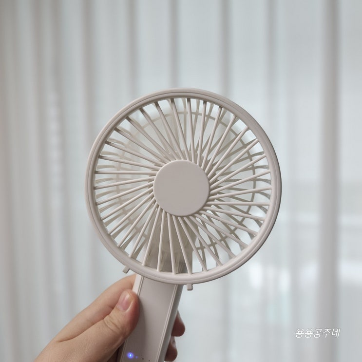  다양하게 활용할 수 있는 르오브 폴딩 탁상용 휴대용 선풍기 이유식 전용으로