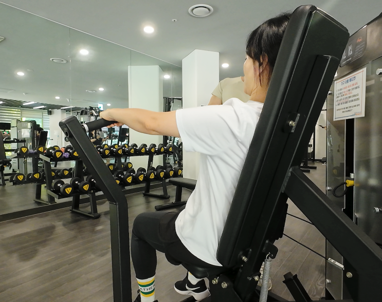  헬스장 체스트프레스로 여자 남자 가슴운동 루틴