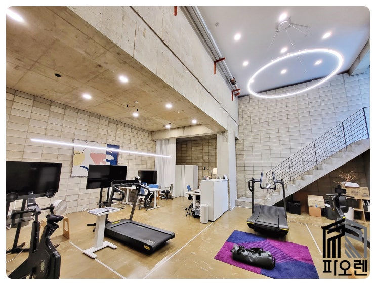  강남썬큰지하임대 - 예술적외관, 채광, 5m층고, 엘리베이터운행, 바로앞 공영주차장.