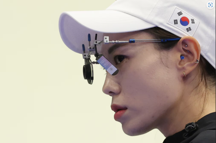 NYT "올림픽 수퍼스타, 미래 암살자 같다"...'<b>김예지</b> 스타일'에... 