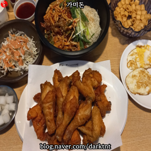 KBO 프로 야구 시청 제주공항 근처 이호테우 해수욕장 이호동 치킨맛집 가미돈 사족 후라이드 골뱅이 소면 추천
