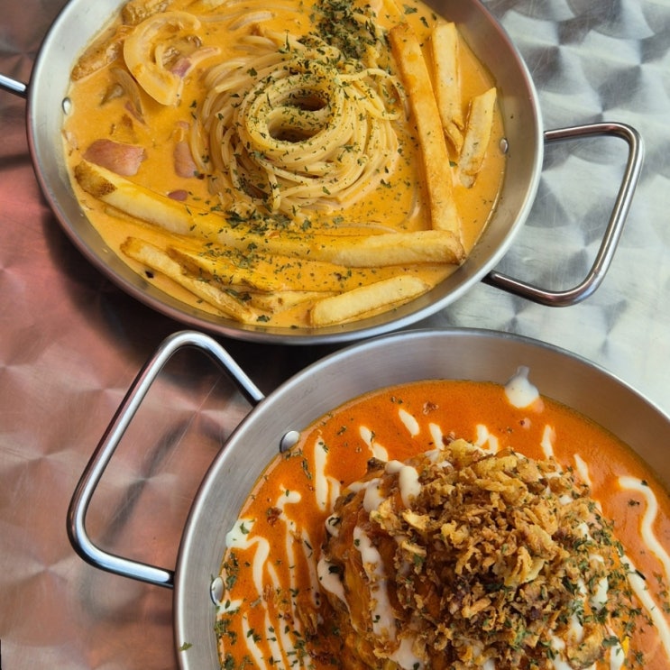  서울대입구역 포시즌버거: 소스로 뒤덮인 수제버거 샤로수길 맛집 추천