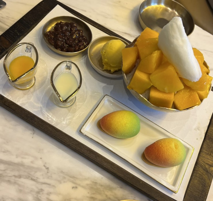  앰배서더 서울 풀만 호텔 라운지 망고 빙수