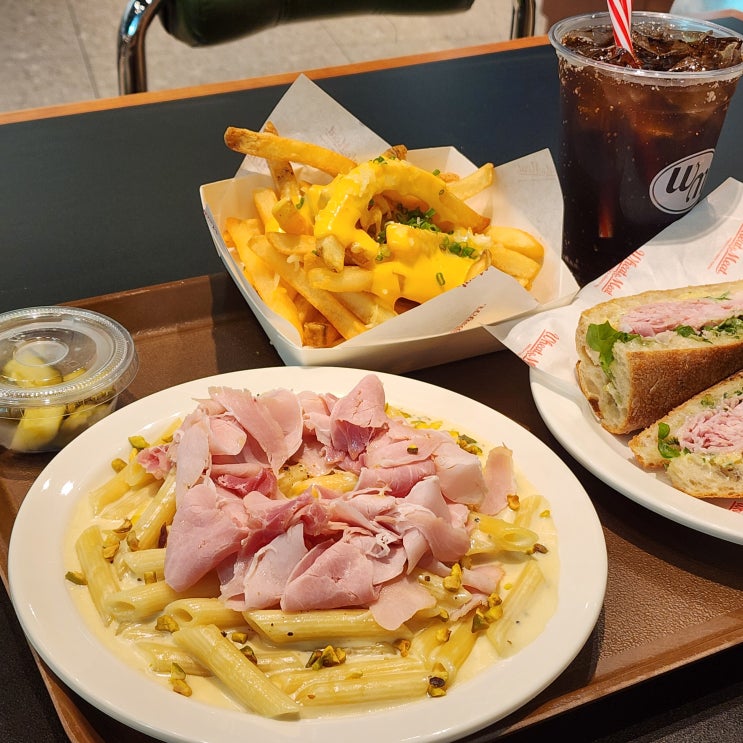  위트앤미트 서울역점 서울역 정통 미국 감성 샌드위치 맛집