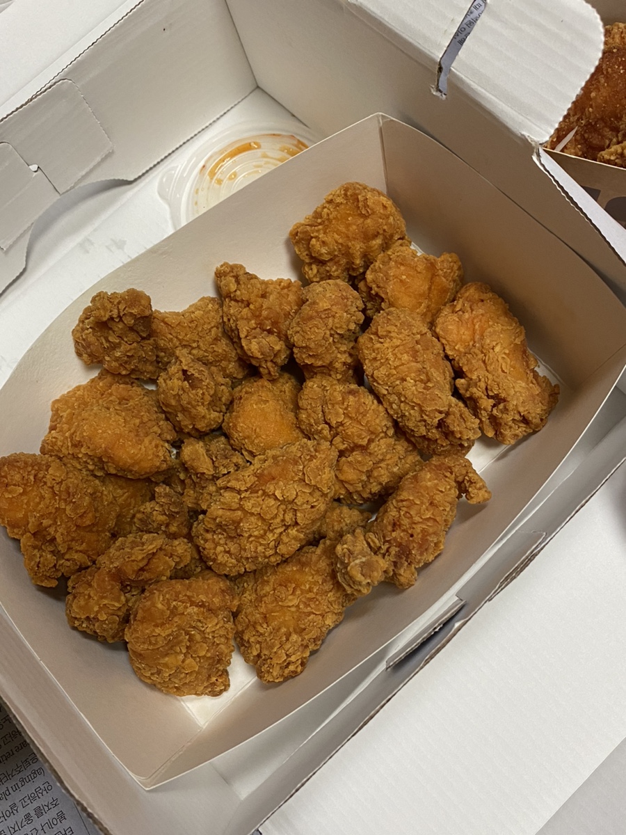 호식이두마리치킨 화명점 사진 5
