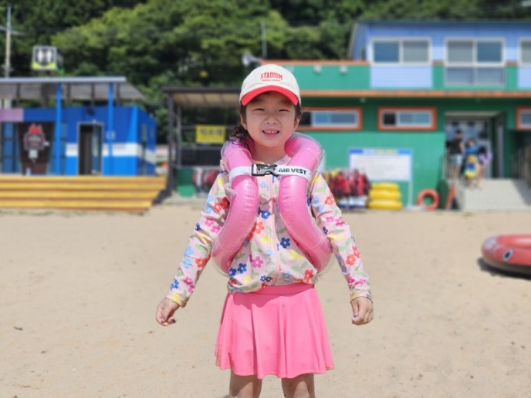  어린이 물놀이용품 튜브형구명조끼로 골랐어요