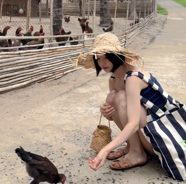  여성들의 여름 명품 잇템으로 거듭난 브랜드 에르메스 오란 여자 슬리퍼 w. 남규리