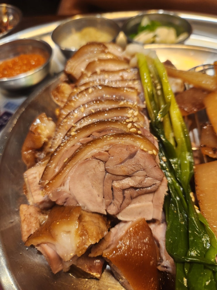 [강남/신논현] 웨이팅하는 족발 맛집, 완미족발
